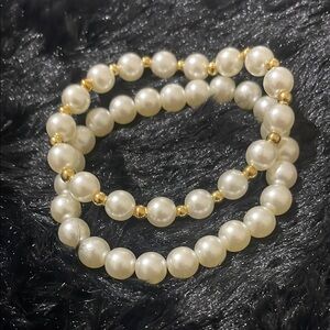 Elegant Pearl and Gold Beaded Bracelet